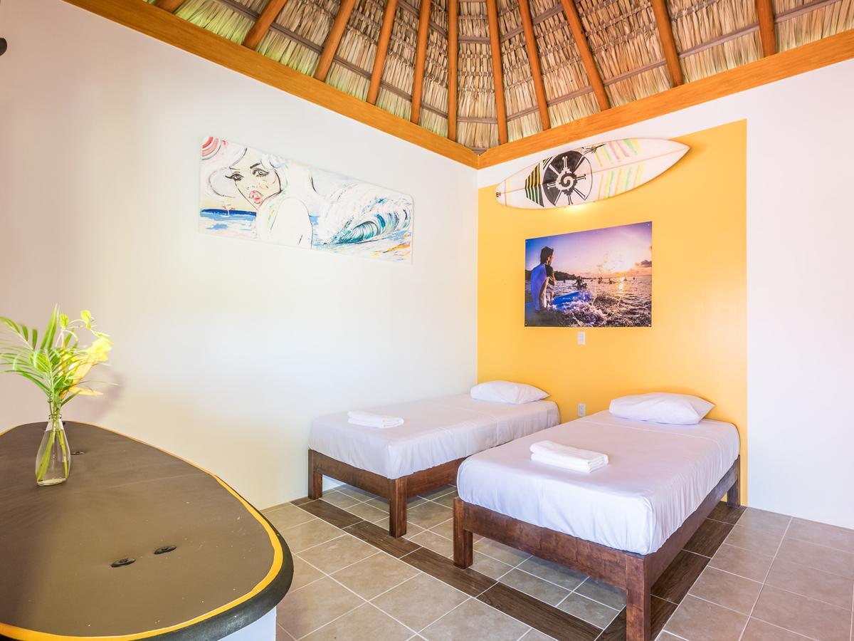 Experiencia Surf Camp Brisas de Zicatela Exterior foto
