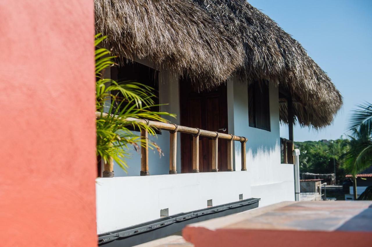 Experiencia Surf Camp Brisas de Zicatela Exterior foto